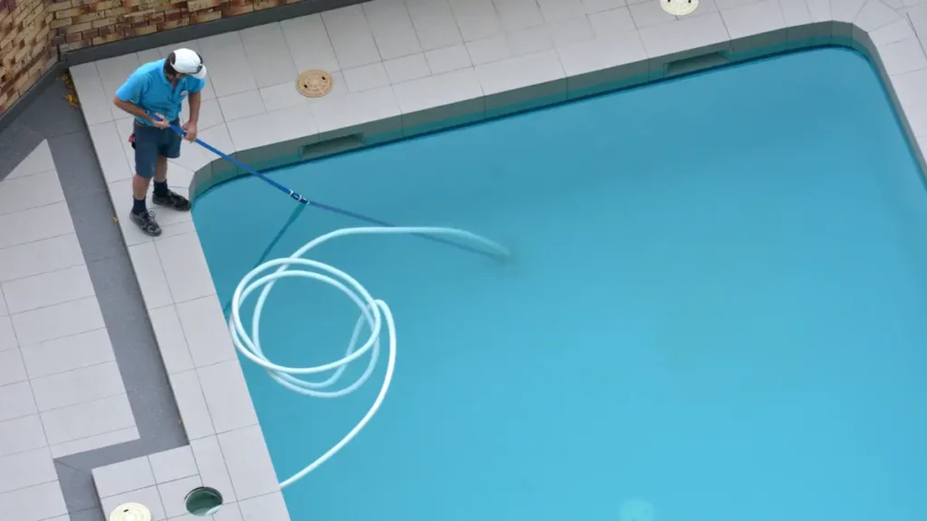 Como limpar piscina verde Como limpar piscina verde
