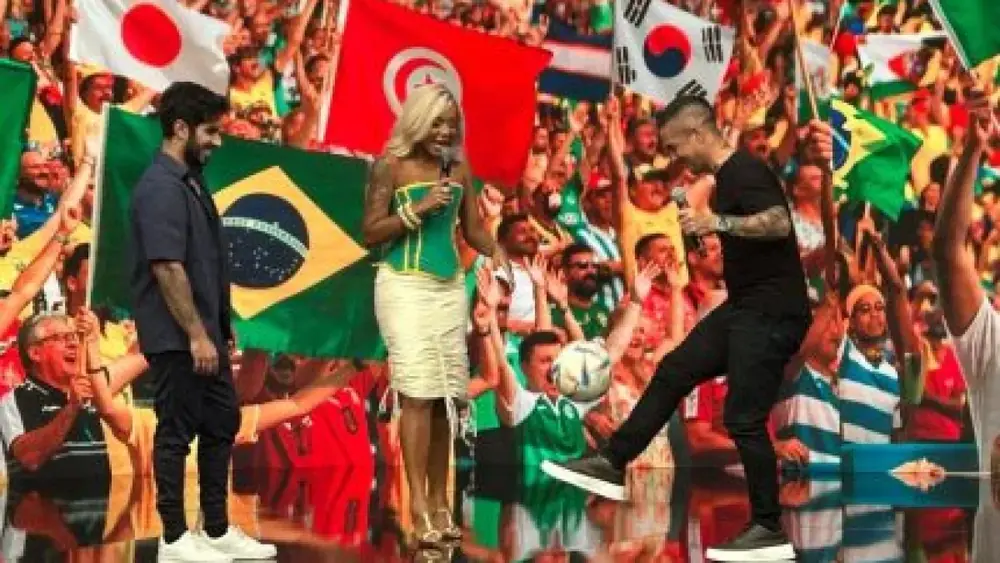 SuperPop" entra no clima da Copa com esporte e humor
