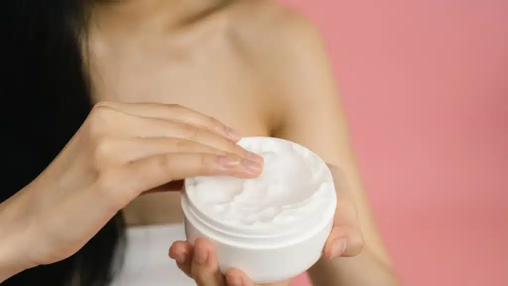 Melhor creme para clarear cotovelos