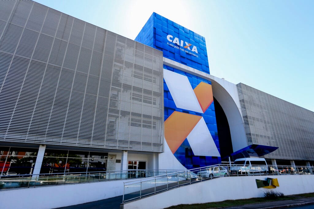 Alta do ouro e endividamento recorde impulsionam penhor na Caixa