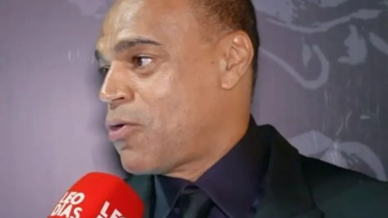Denilson brinca e revela lance no leilão de Neymar: “R$ 700”