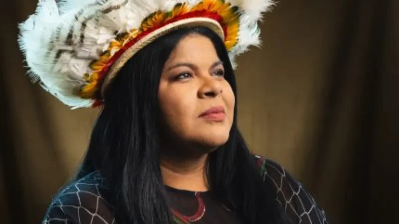 Manifesto de Sônia Guajajara ganha apoio de artistas